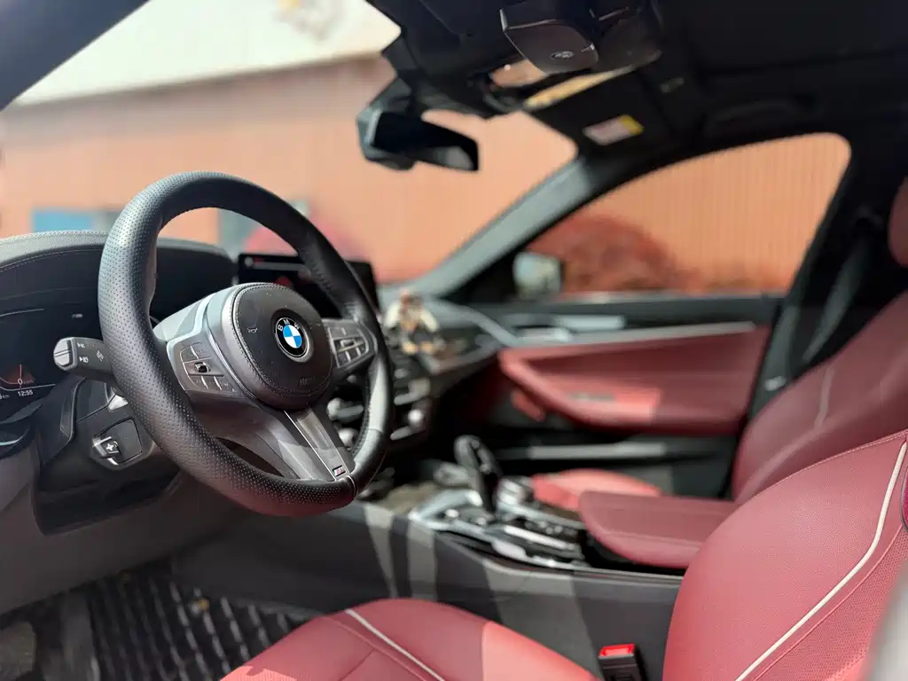 BMW 5 Series 2022 — фото 17