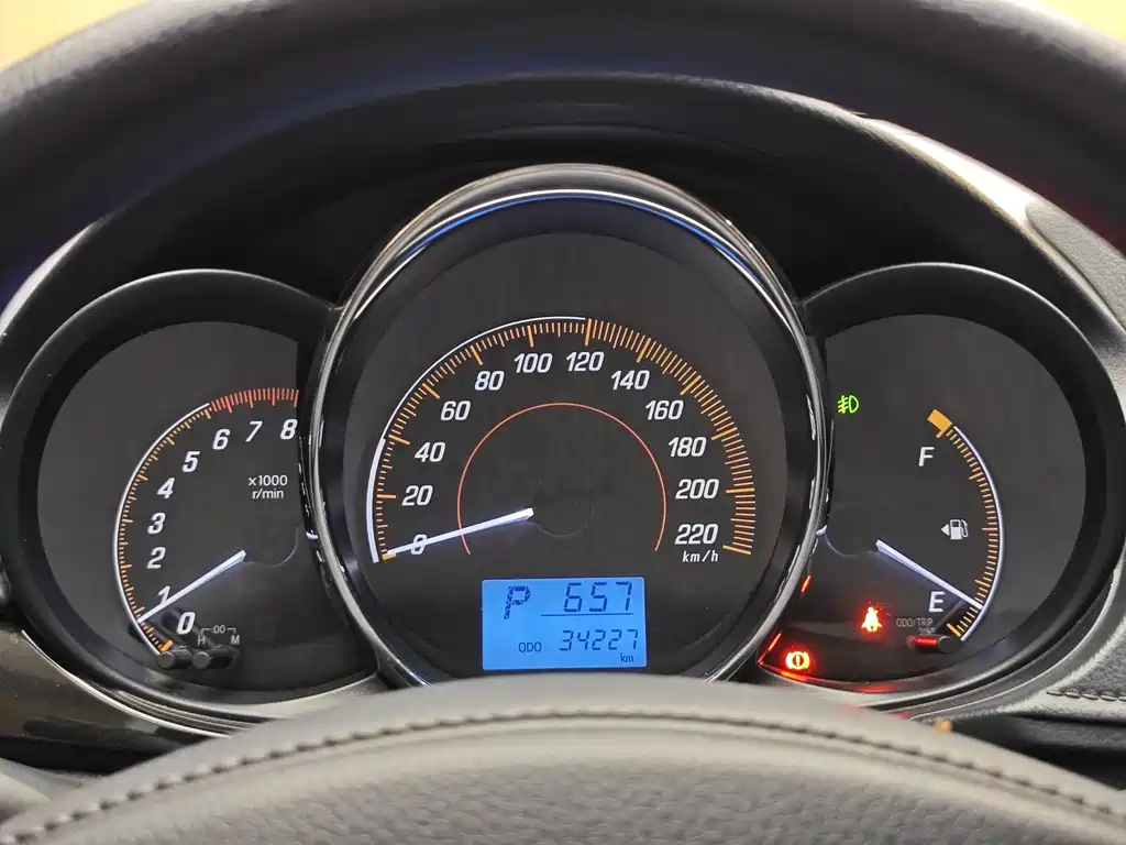 Toyota Yaris L 2020 — фото 35