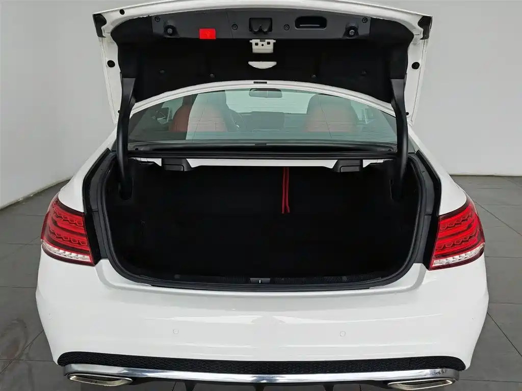 Mercedes-Benz E-Class 2017 — фото 16