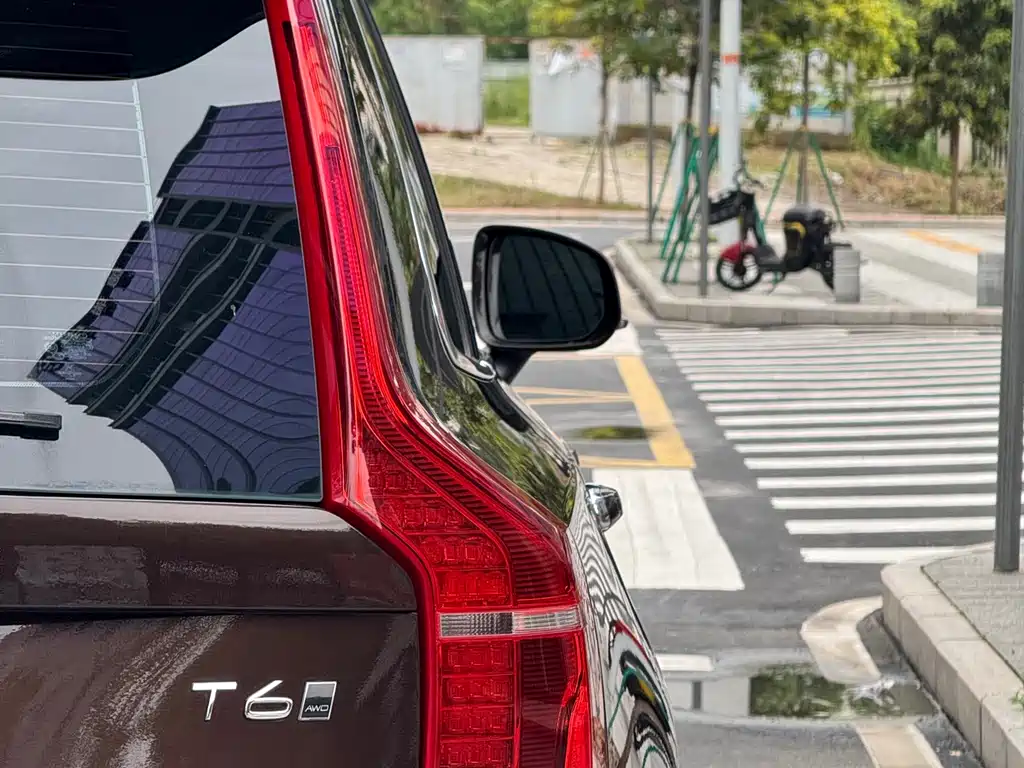 Volvo XC90 2017 — фото 17