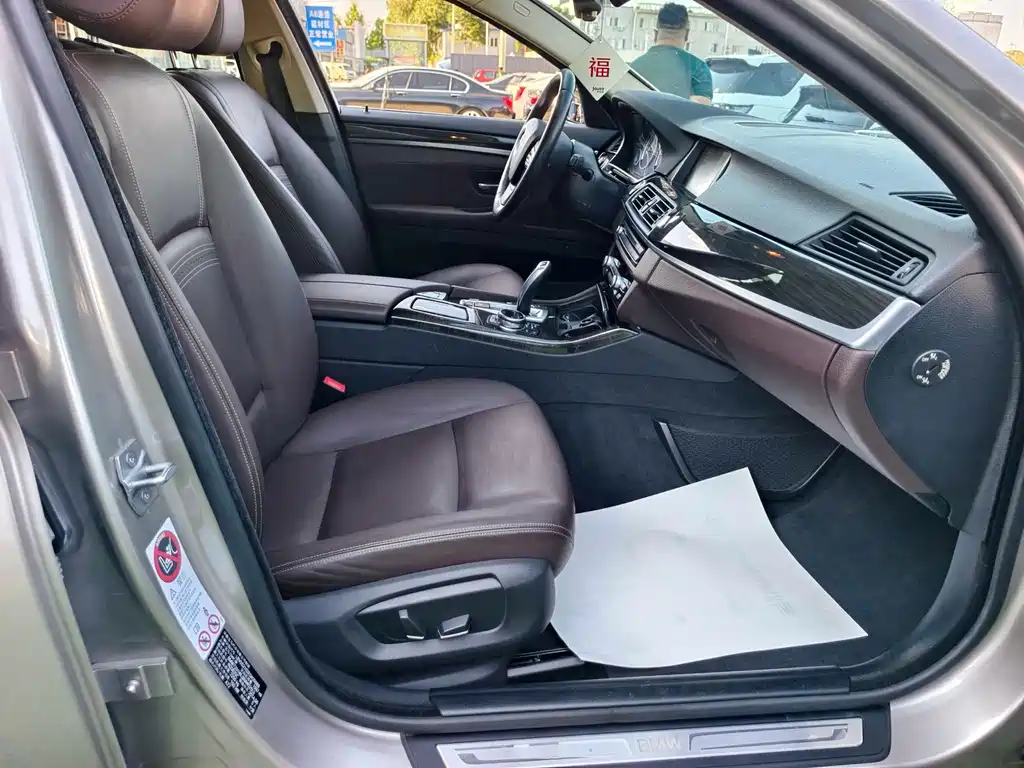 BMW 5 Series 2014 — фото 13