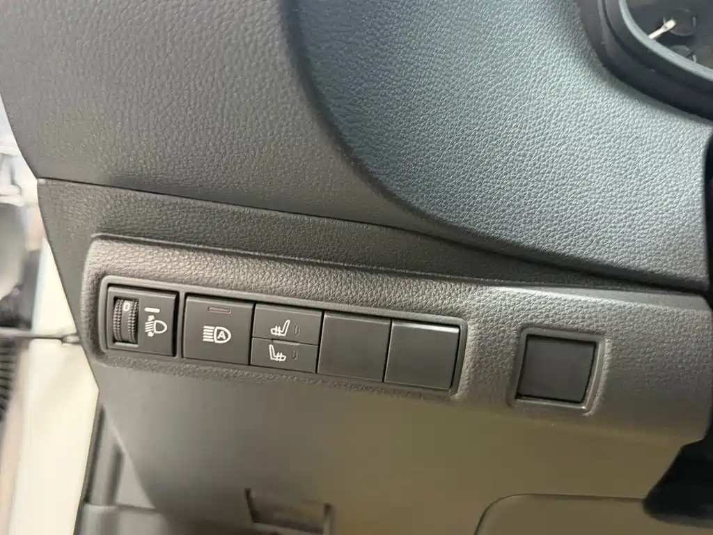 Toyota Corolla 2023 — фото 12
