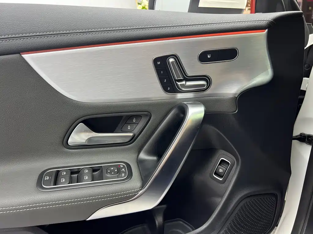 Mercedes-Benz Mercedes CLA AMG 2023 — фото 9