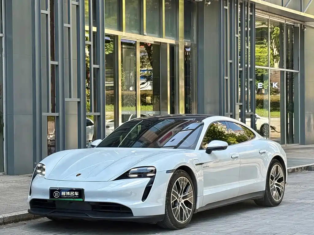 Porsche Taycan 2021 — фото 1