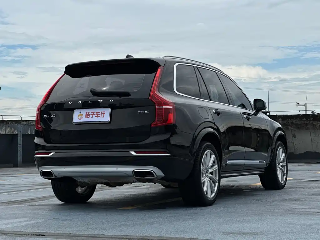 Volvo XC90 2019 — фото 8