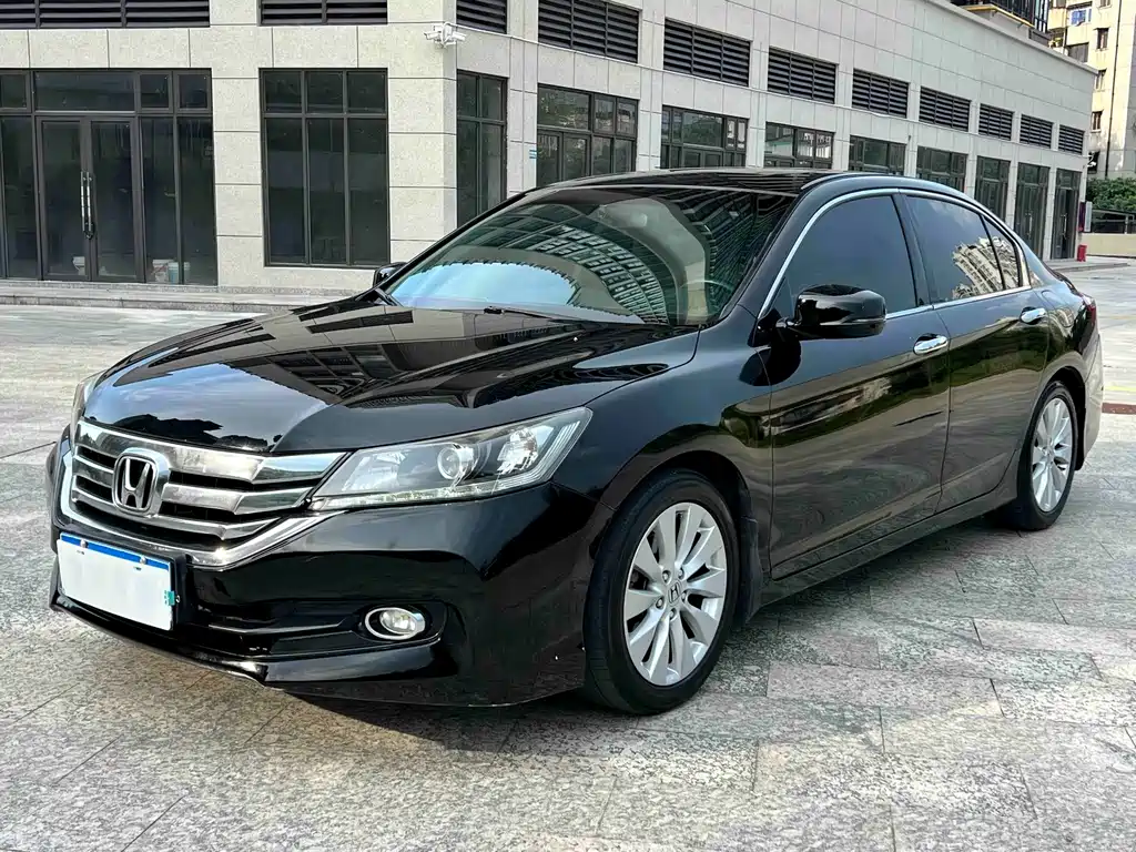 Honda Accord 2015 — фото 1