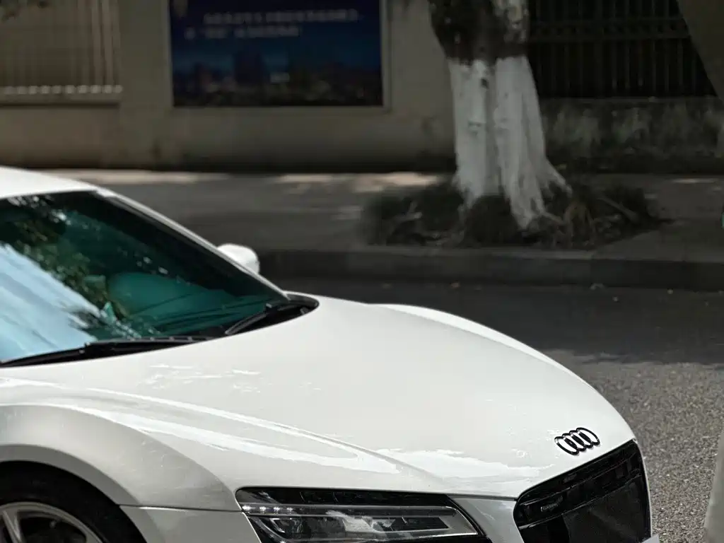Audi R8 2014 — фото 15