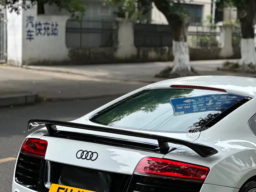 Audi R8 2014 — фото 11
