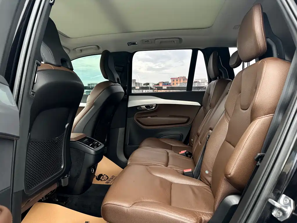 Volvo XC90 2019 — фото 13