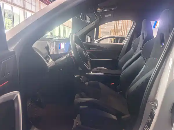 BMW X1 M35Li 2025