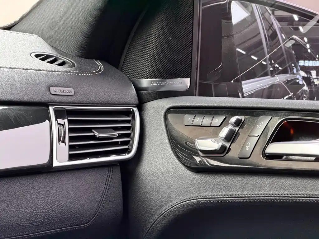 Mercedes-Benz GLS AMG 2019 — фото 10