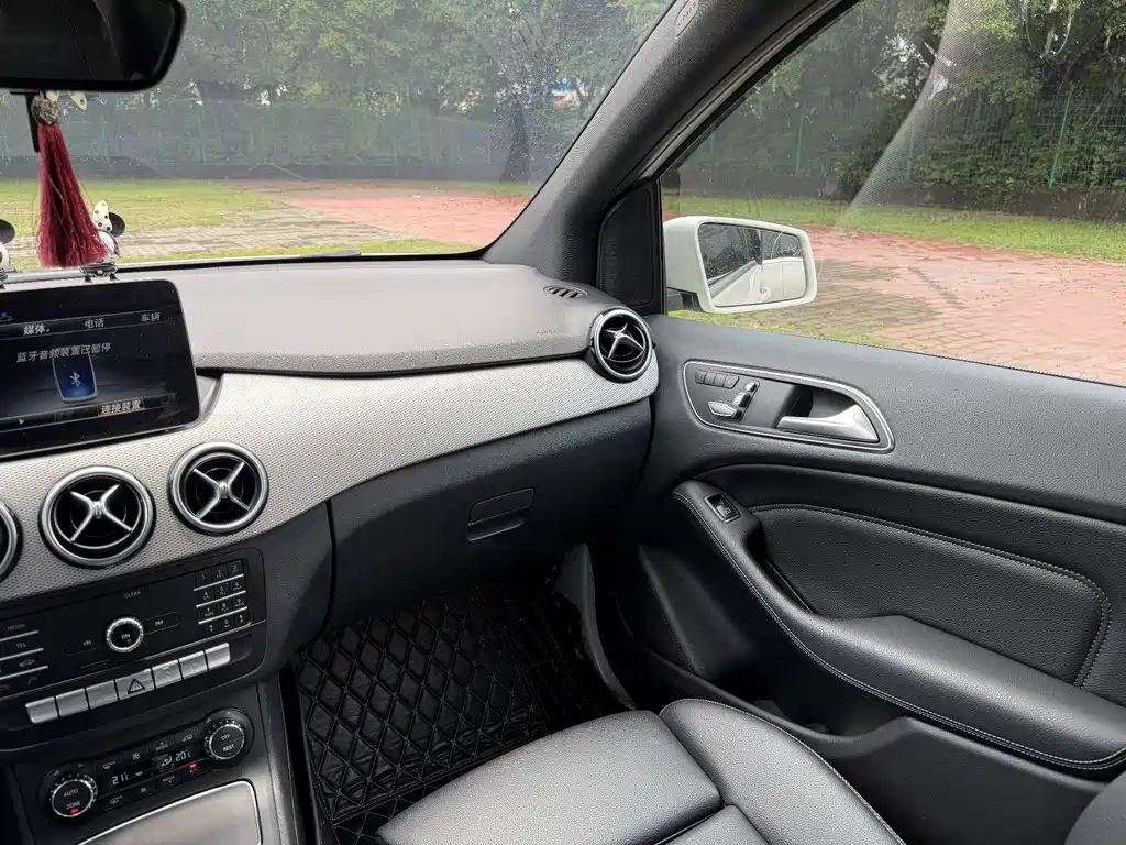 Mercedes-Benz B-Class 2019 — фото 17