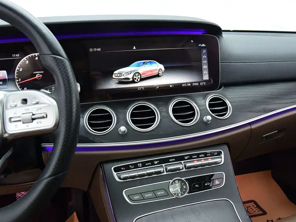 Mercedes-Benz E-Class 2019 — фото 10