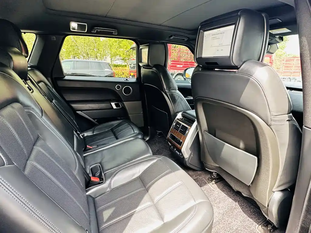 Land Rover Range Rover Sport New Energy 2018 — фото 12