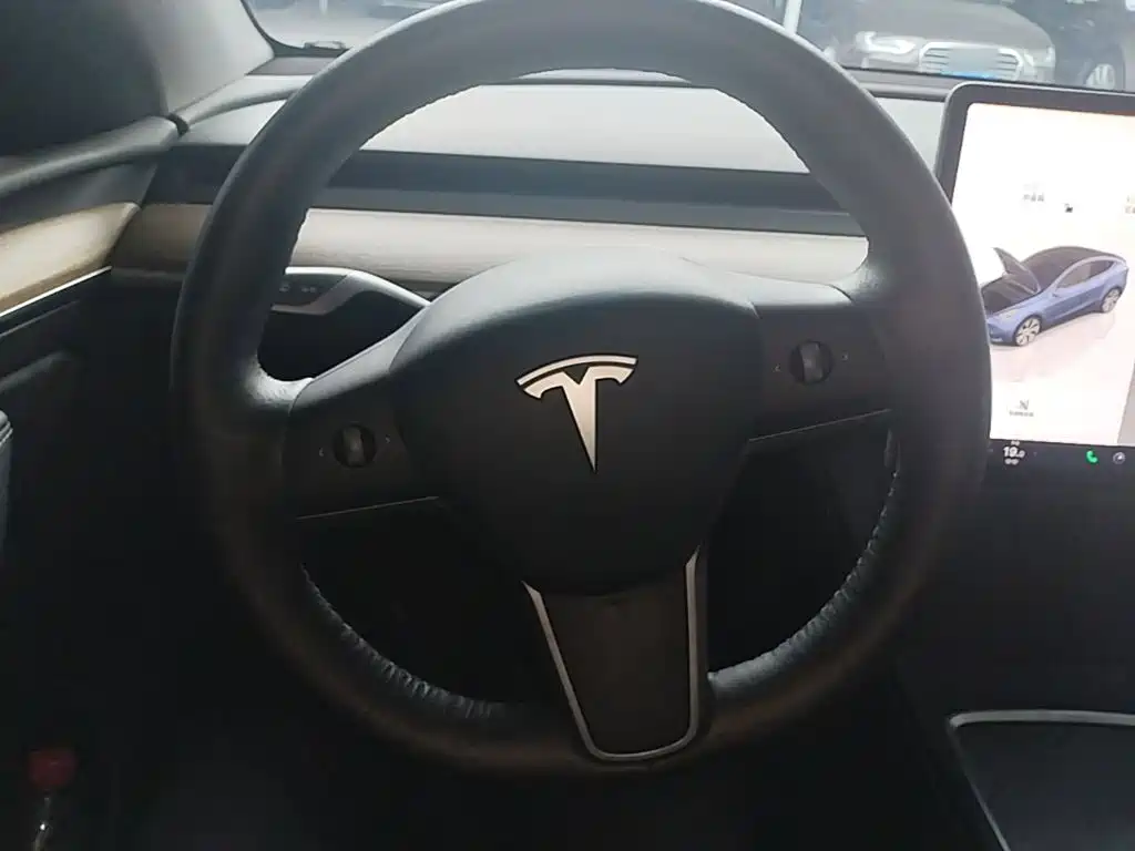 Tesla Model Y 2022 — фото 11