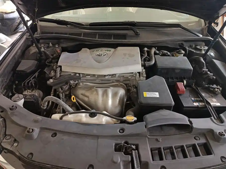 Toyota Camry 2015 — фото 10