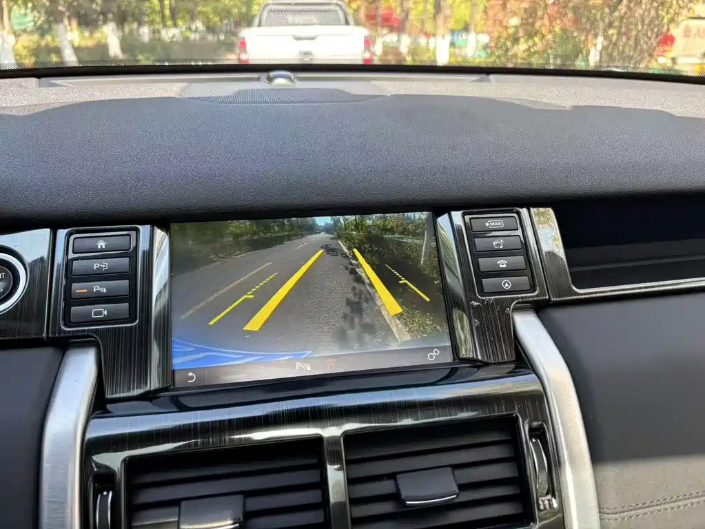 Land Rover Discovery Sport 2019 — фото 11