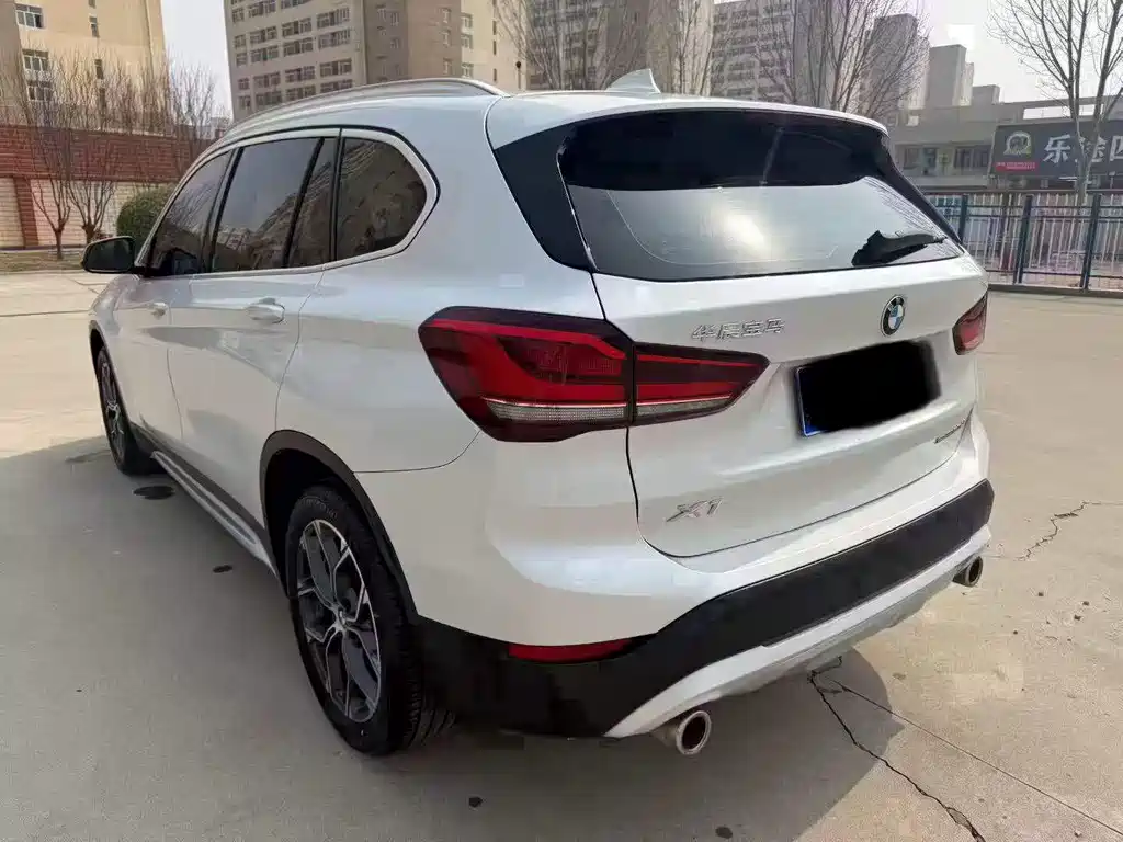 BMW X1 2021 — фото 4