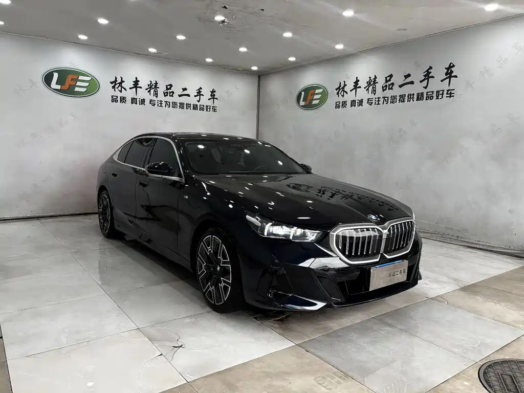 BMW 5 Series 2025