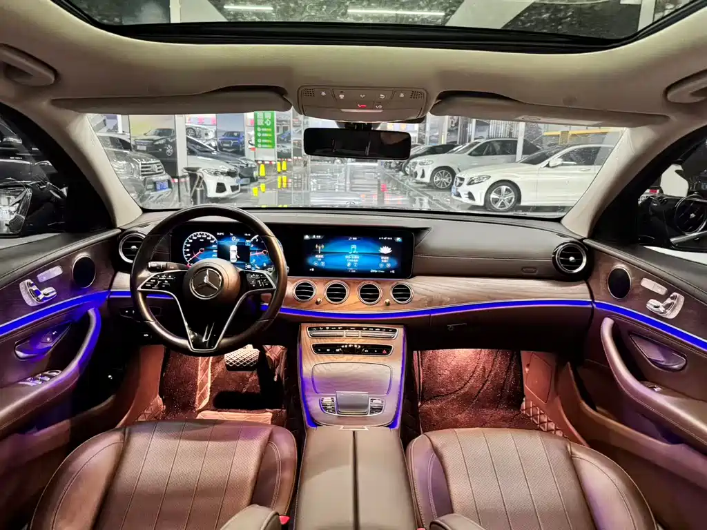 Mercedes-Benz E-Class 2023 — фото 12