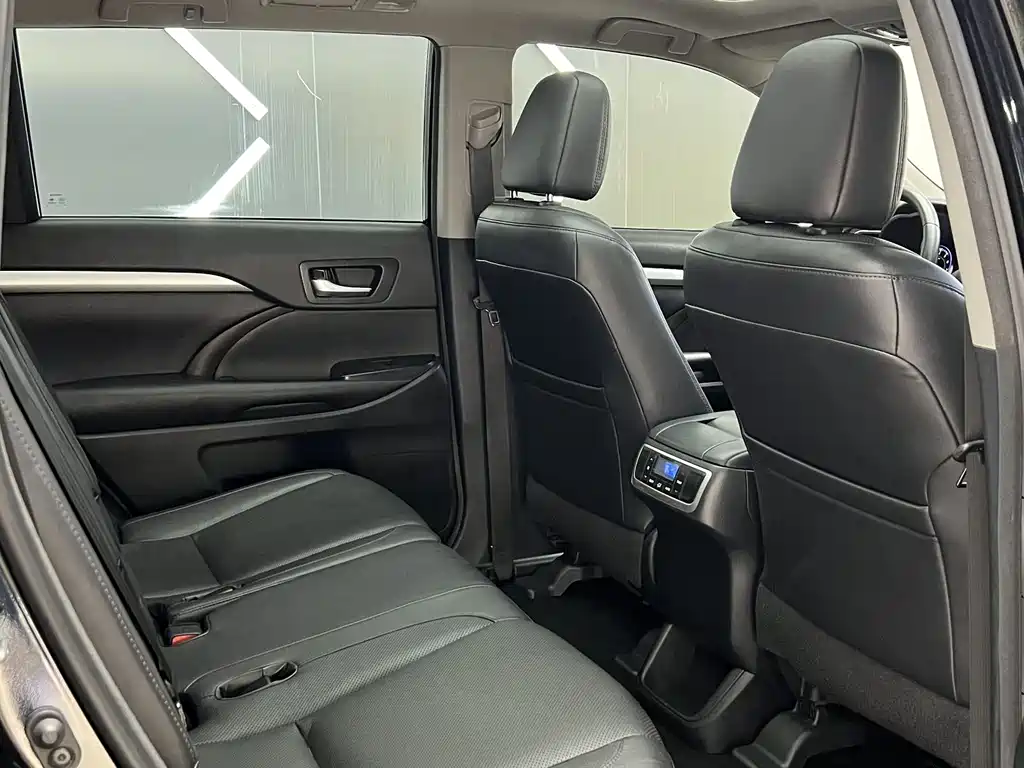 Toyota Highlander 2016 — фото 16