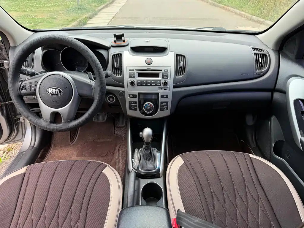 Kia Forte 2014 — фото 10