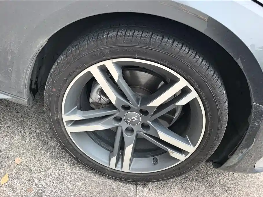 Audi A4L 2021