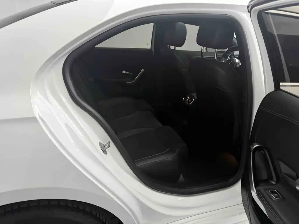 Mercedes-Benz A-Class 2022 — фото 8