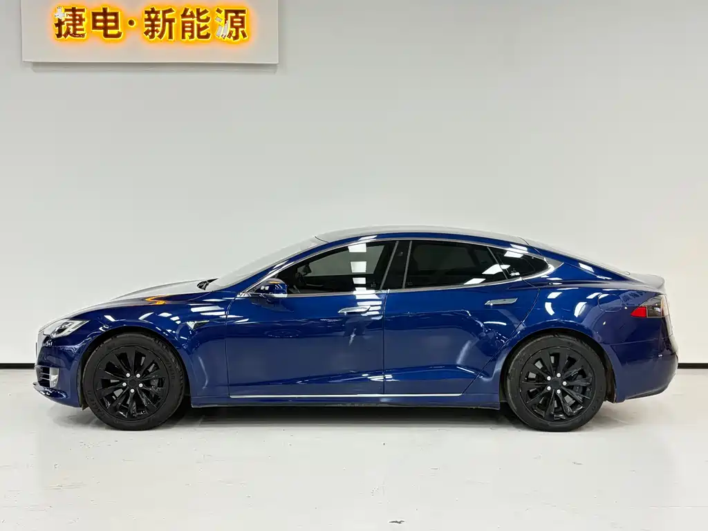 Tesla Model S 2018 — фото 10