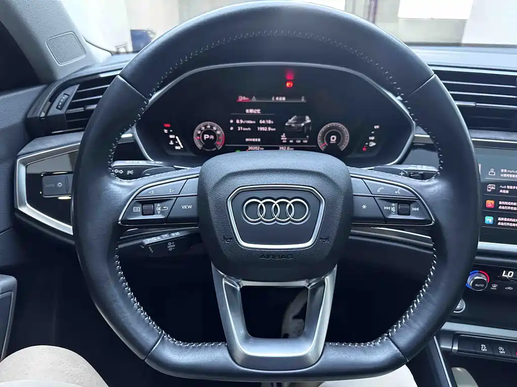 Audi Q3 2022 — фото 12