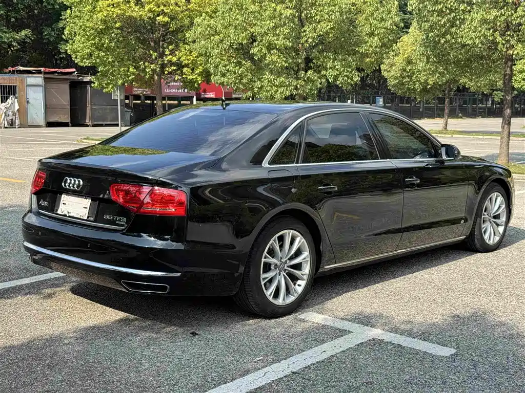 Audi A8 2014 — фото 11