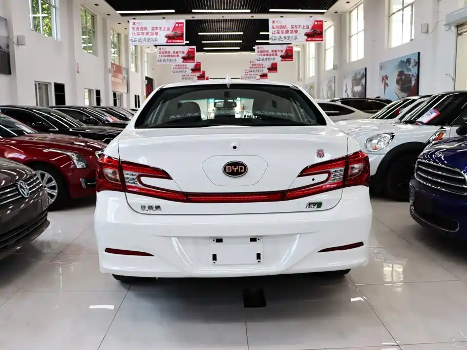 BYD Qin NEV 2016 — фото 7