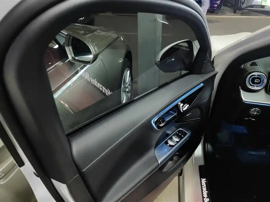 Mercedes-Benz C-Class 2023
