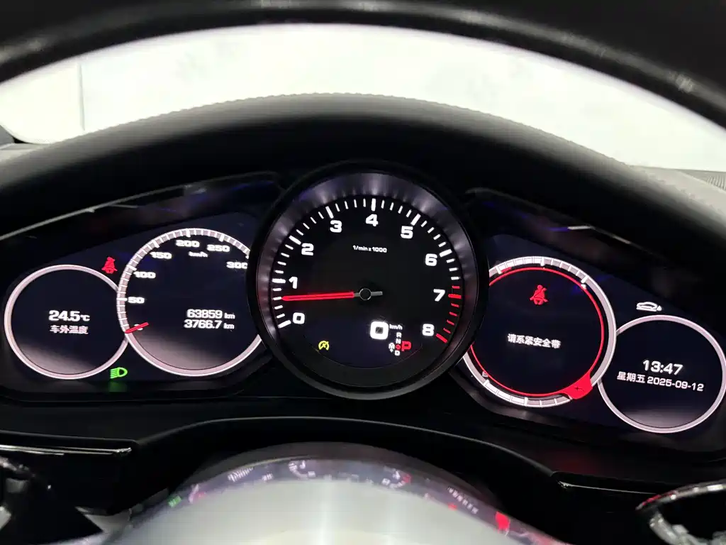 Porsche Panamera 2021 — фото 18