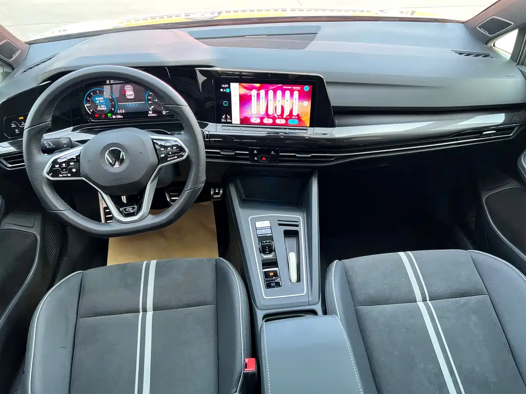 Volkswagen Golf 2022