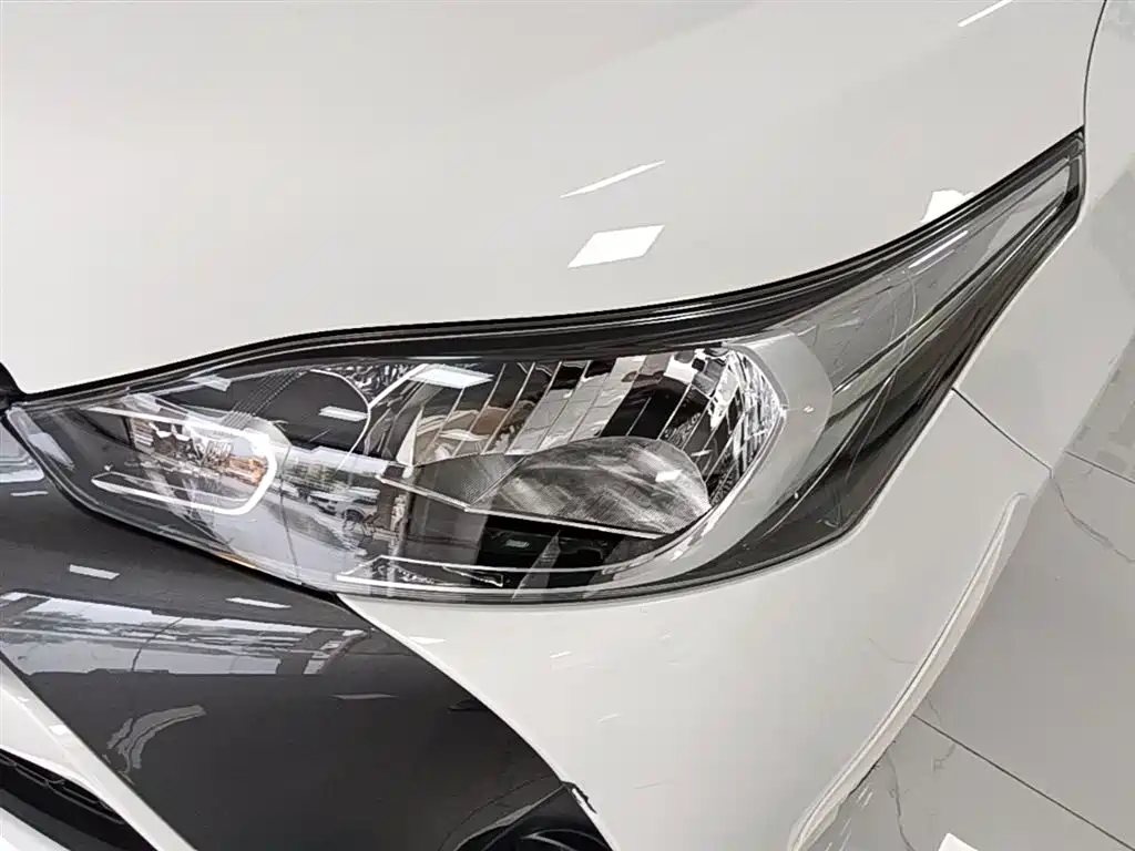 Toyota Yaris L 2022 — фото 24