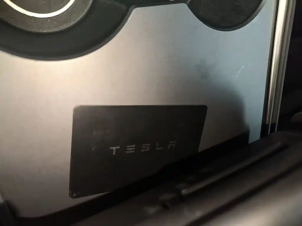Tesla Model Y 2023 — фото 9