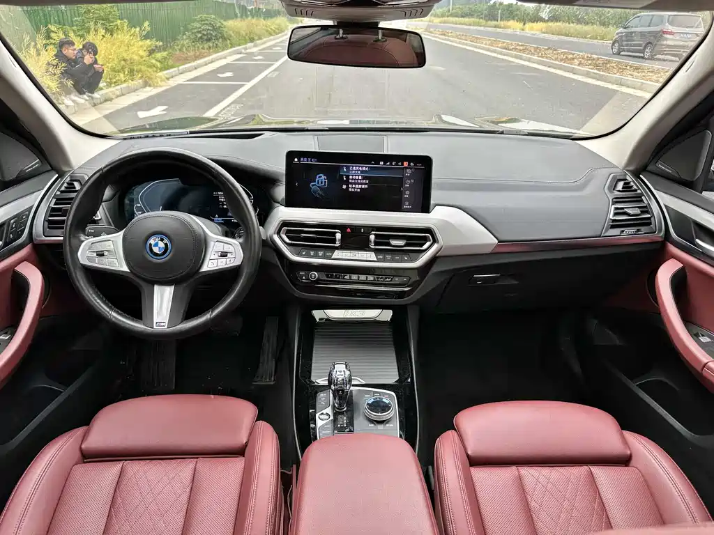 BMW iX3 2023 — фото 6