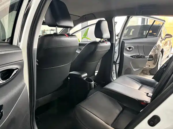 Toyota Yaris L 2023