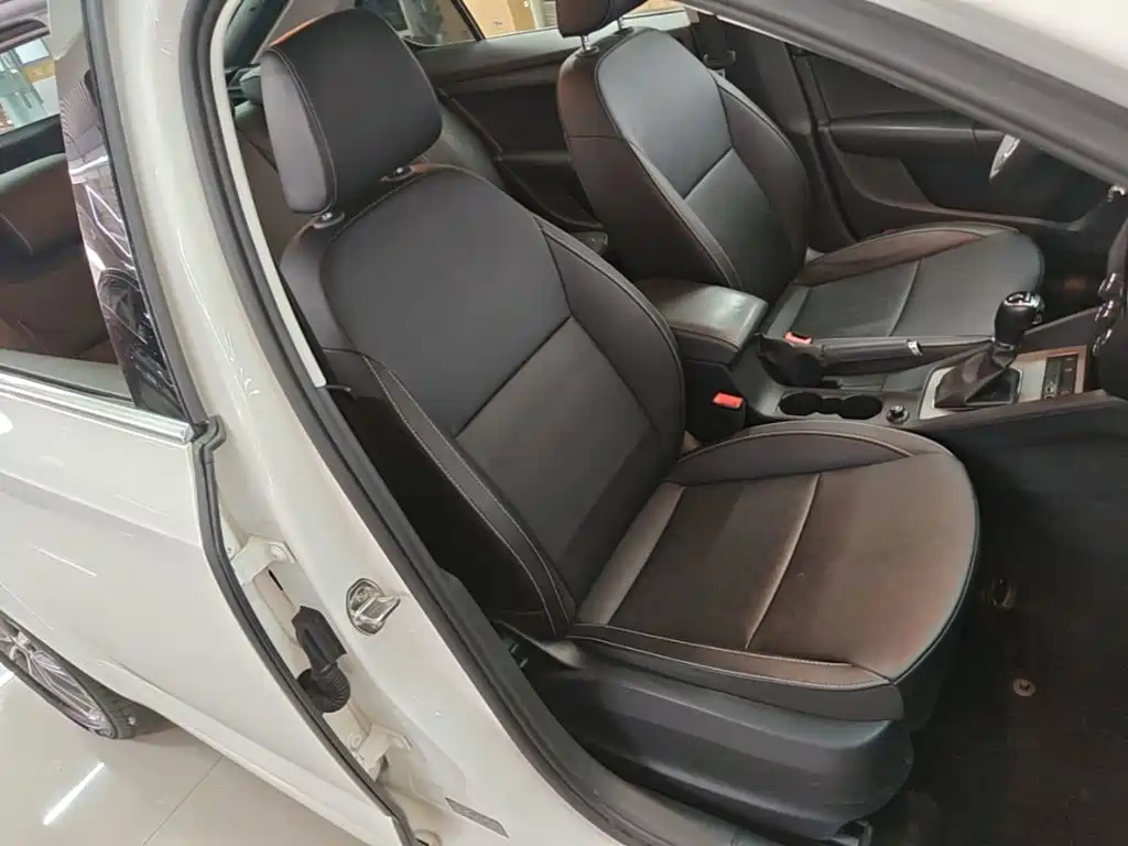 Skoda Octavia 2021 — фото 25