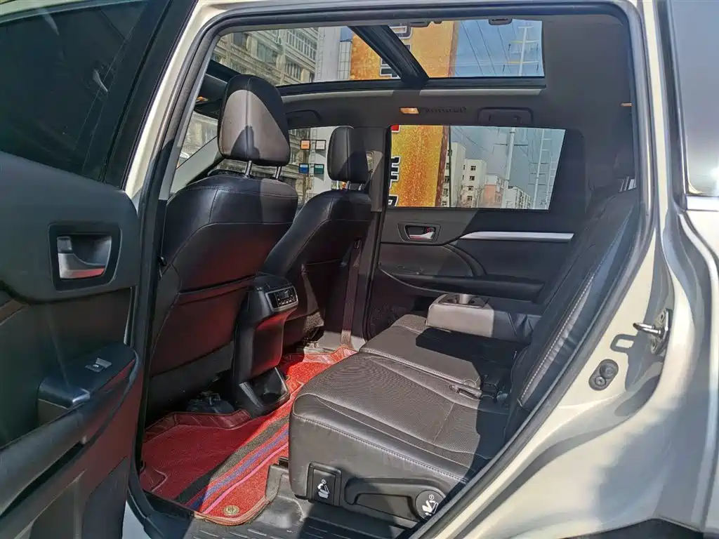 Toyota Highlander 2016 — фото 10