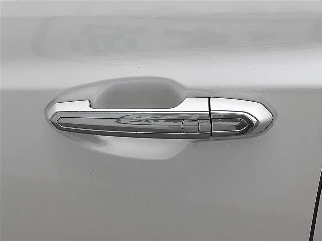 Cadillac XT5 2017 — фото 18