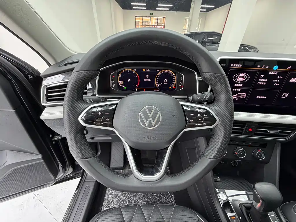Volkswagen Tiguan L 2022 — фото 11