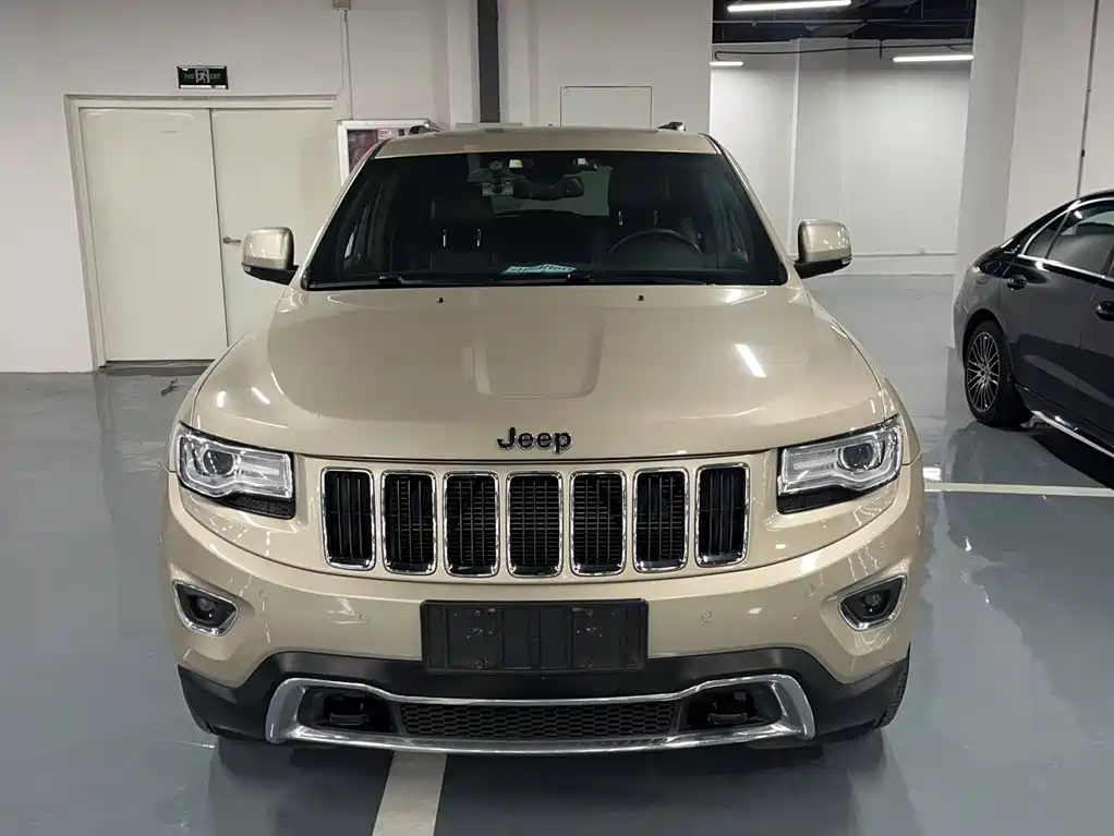 Jeep Grand Cherokee 2015 — фото 3