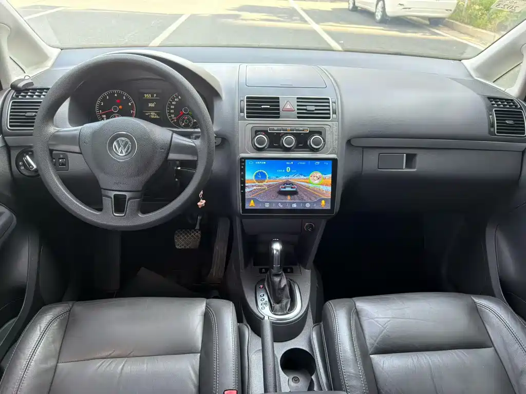 Volkswagen Touran 2015