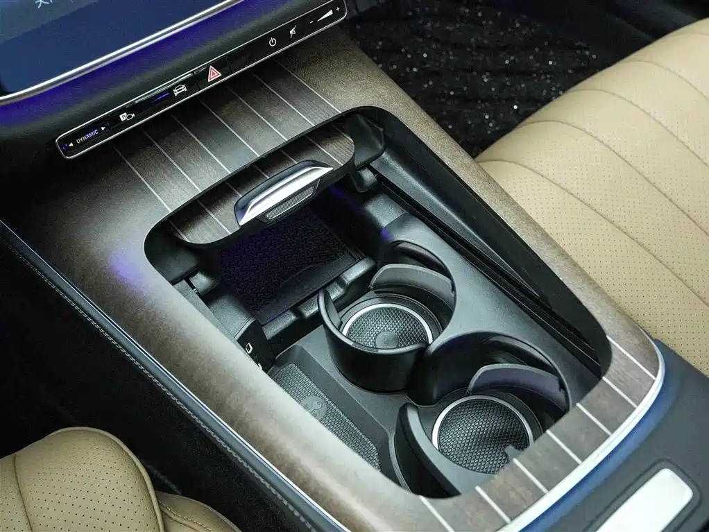 Mercedes-Benz E-Class 2025 — фото 10