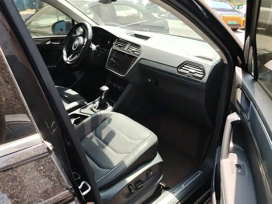 Volkswagen Tiguan L PHEV 2019 — фото 8