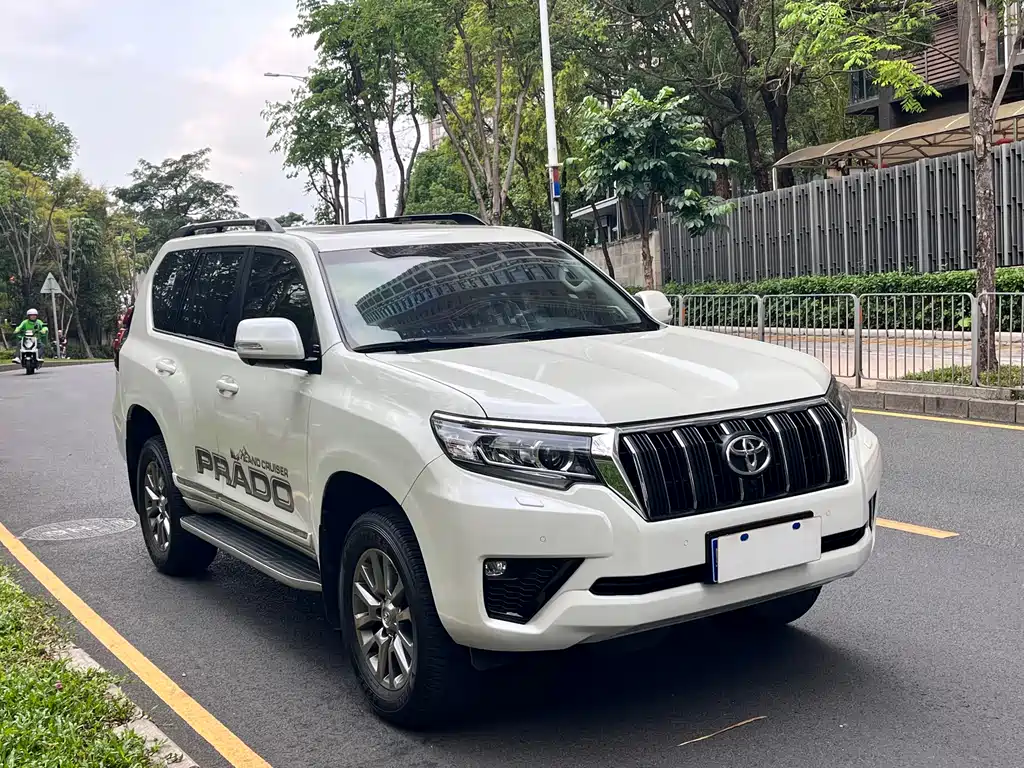 Toyota Prado 2018 — фото 2