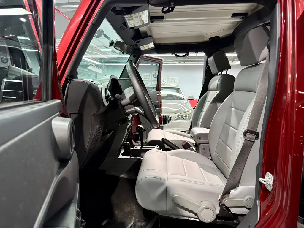 Jeep Wrangler 2008 — фото 15