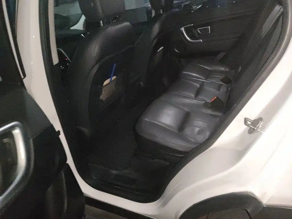 Land Rover Discovery Sport 2016 — фото 15